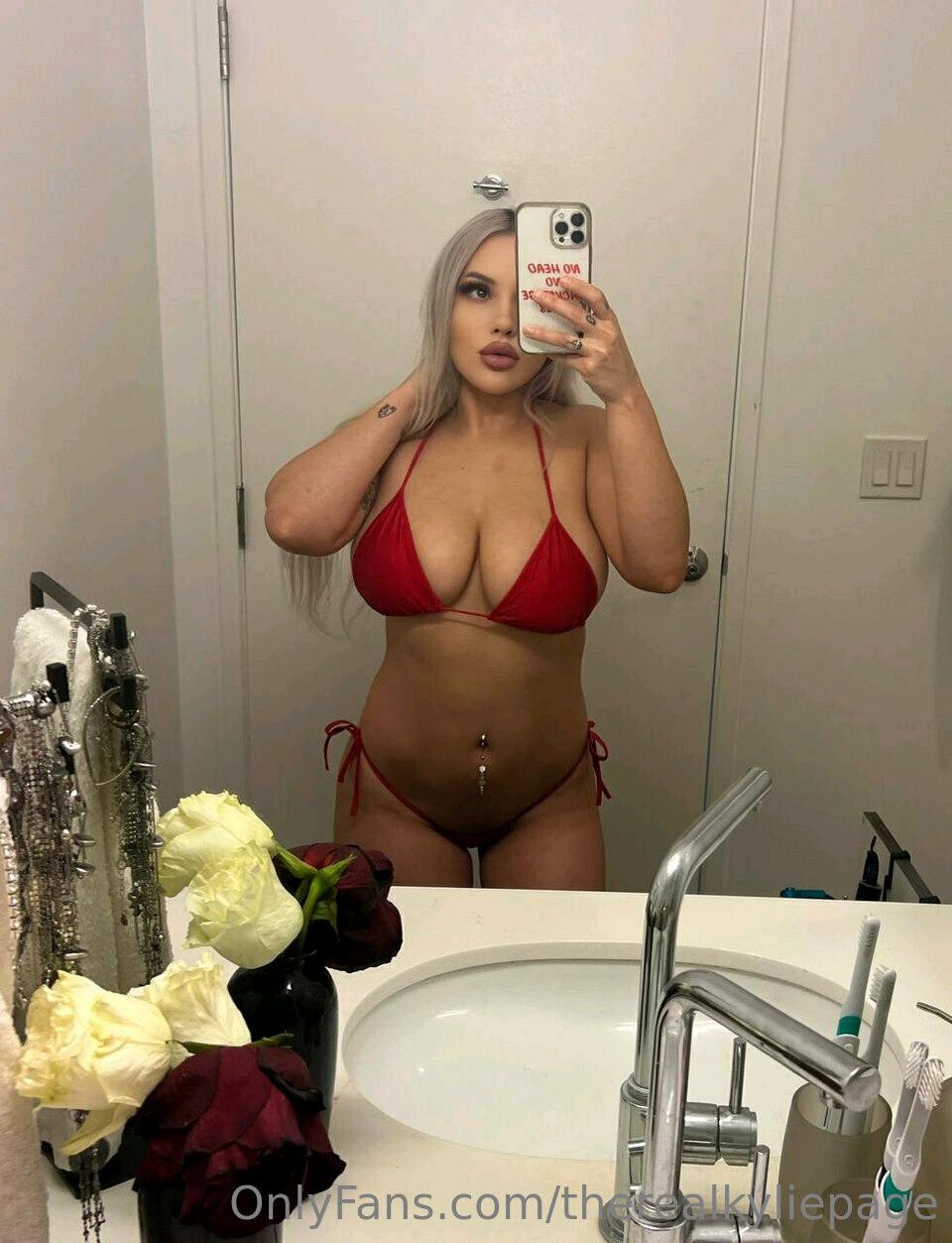 Lilmiskp Therealkyliepage Onlyfans Kylie Page Nude Leaks 011