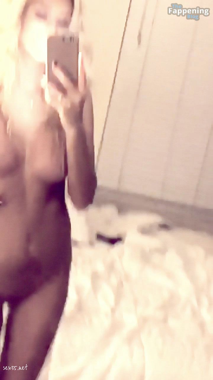Emma Hernan Nude Sexy Leaks 030